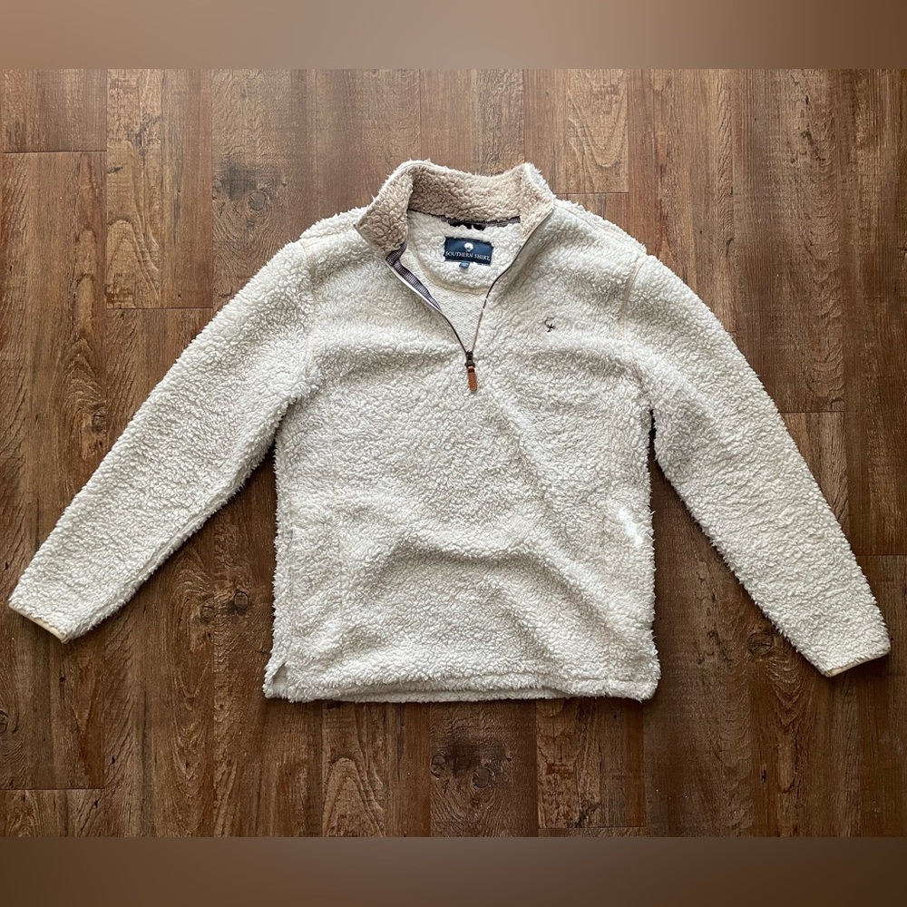 White Southern Shirt Pullover